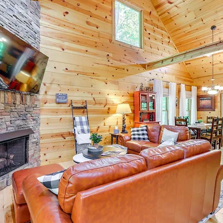 Lakeside Cabin Game Room, Dock, Orchard, Wineries